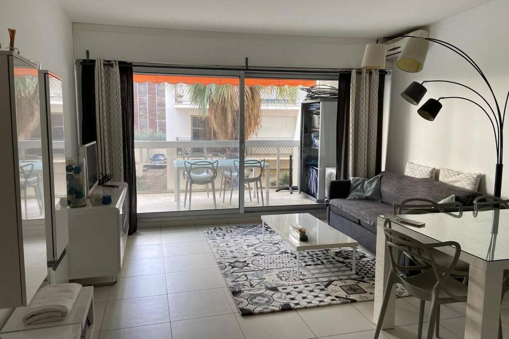 App Le Rocazur Avec Piscine Et Parking En Bord De Mer A 500M Du Centre Ville Menton Dış mekan fotoğraf