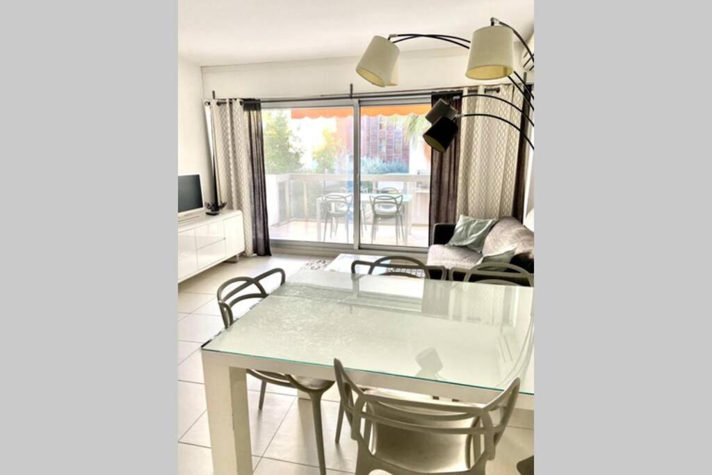 App Le Rocazur Avec Piscine Et Parking En Bord De Mer A 500M Du Centre Ville Menton Dış mekan fotoğraf