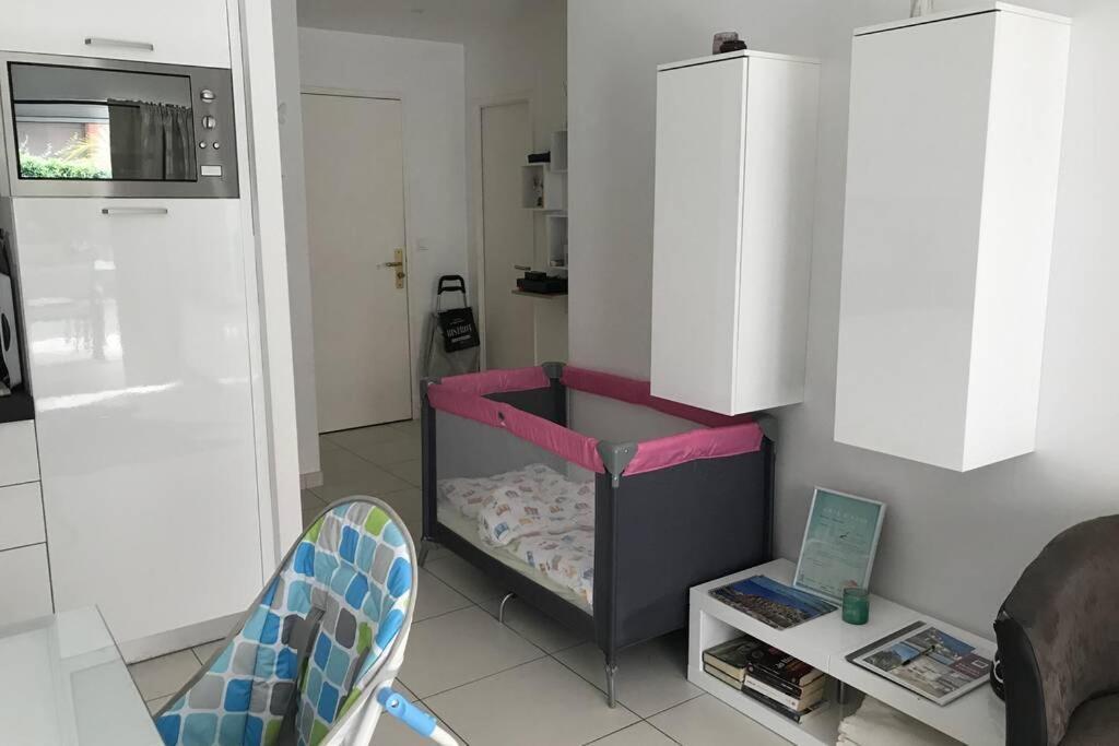 App Le Rocazur Avec Piscine Et Parking En Bord De Mer A 500M Du Centre Ville Menton Dış mekan fotoğraf
